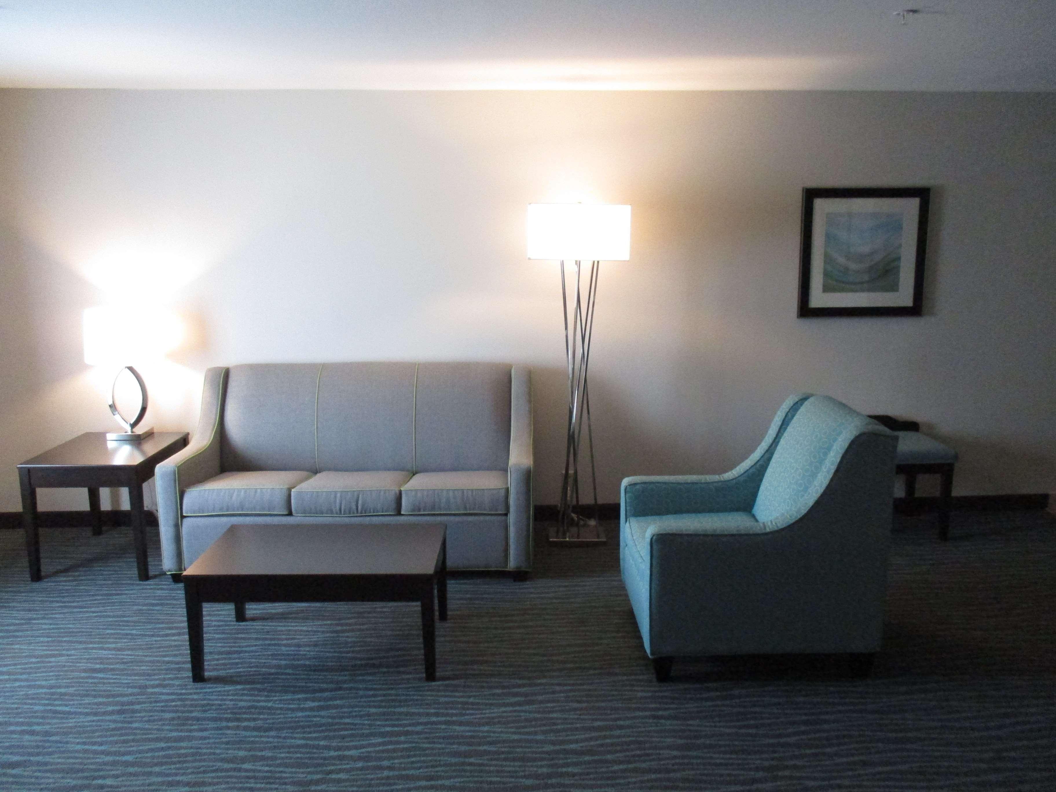 Best Western Golden Prairie Inn And Suites Sidney Ngoại thất bức ảnh