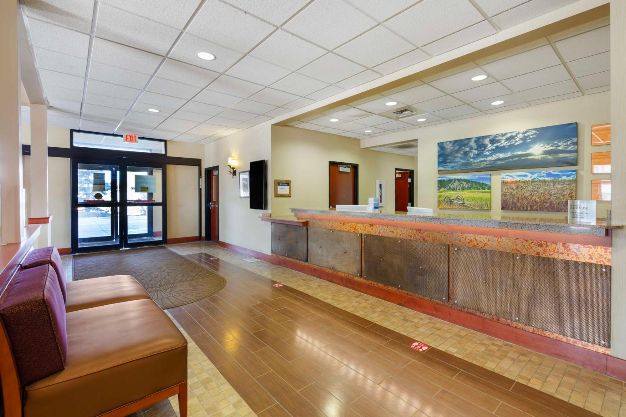 Best Western Golden Prairie Inn And Suites Sidney Ngoại thất bức ảnh